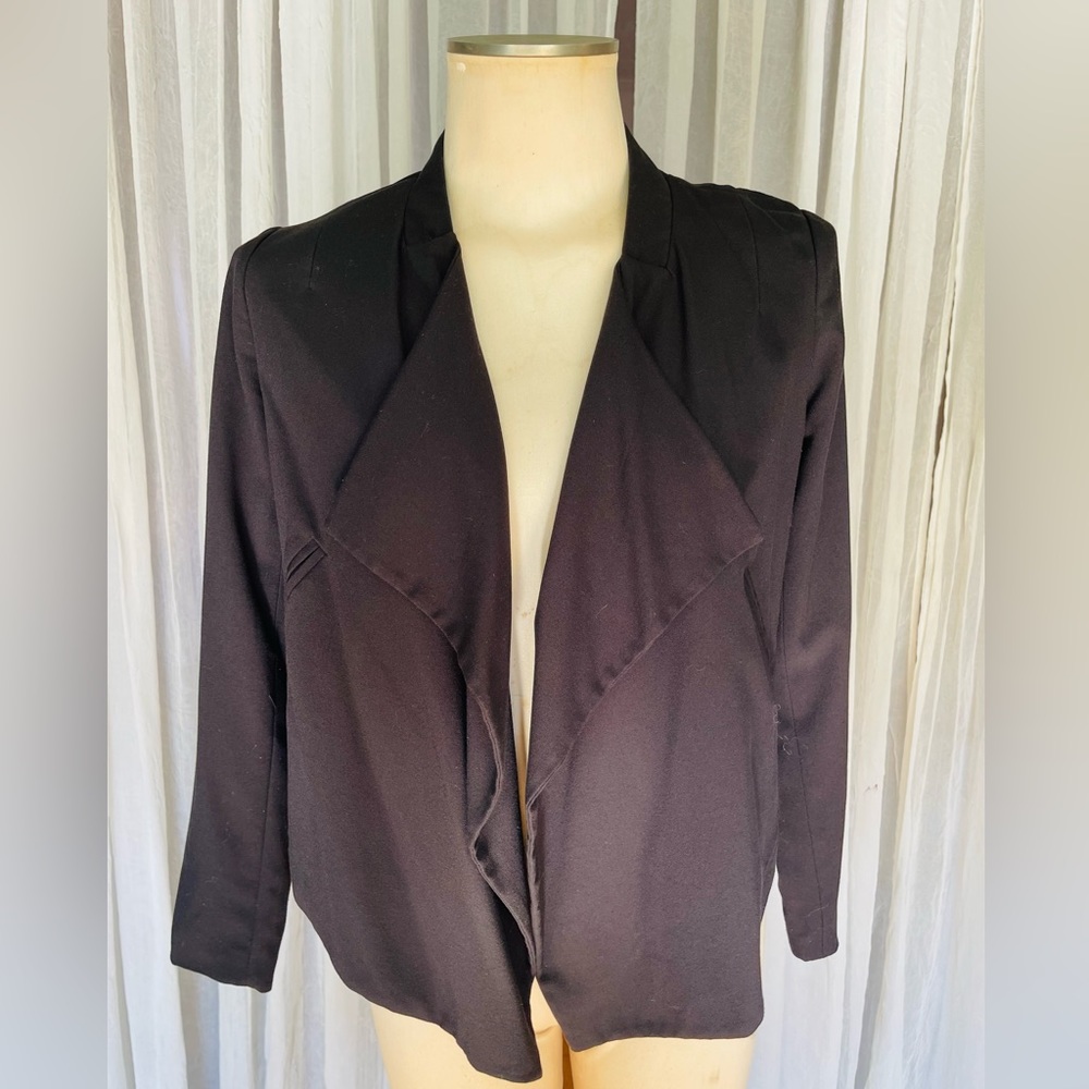 H&M Black blazer (size 6)